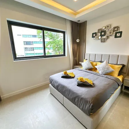 Villa Super Luxury 4 Bedroom Private Pool With Jacuzzi, Near 711, 10 Minutes To Walking Street And - Mt4