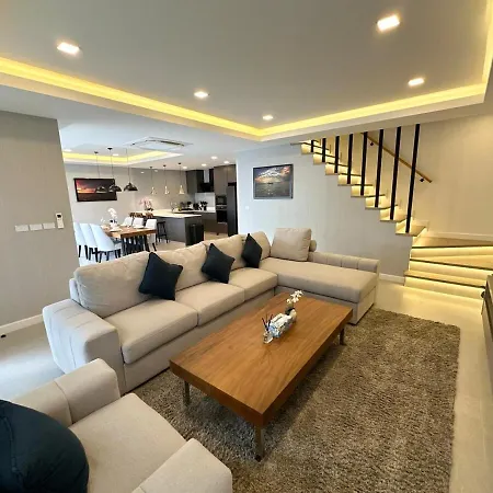 Super Luxury 4 Bedroom Private Pool With Jacuzzi, Near 711, 10 Minutes To Walking Street And - Mt4 Villa *