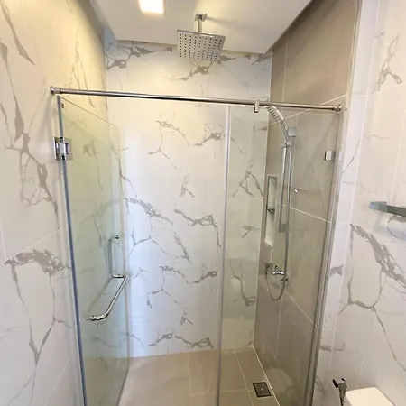 Super Luxury 4 Bedroom Private Pool With Jacuzzi, Near 711, 10 Minutes To Walking Street And - Mt4 Villa