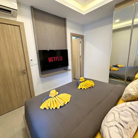 Villa Super Luxury 4 Bedroom Private Pool With Jacuzzi, Near 711, 10 Minutes To Walking Street And - Mt4 *