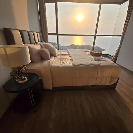 Luxury 80sqm Beachfront 2 Bedroom With Views Pattaya