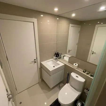 Stylish - Ultra-fast Fiber Internet, Pool, Sauna, Gym, Smart Tv, Guest Friendly อพาร์ทเม้น