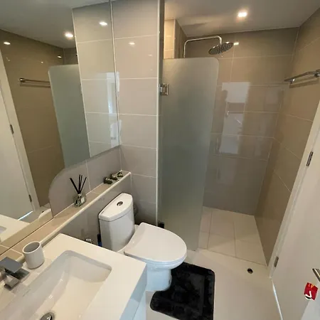 Stylish - Ultra-fast Fiber Internet, Pool, Sauna, Gym, Smart Tv, Guest Friendly * Pattaya