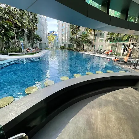 Stylish - Ultra-fast Fiber Internet, Pool, Sauna, Gym, Smart Tv, Guest Friendly อพาร์ทเม้น
