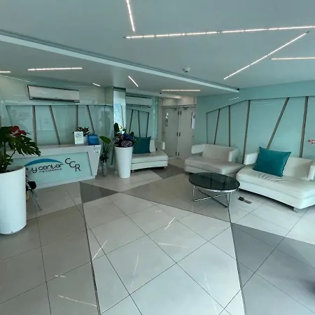 Stylish - Ultra-fast Fiber Internet, Pool, Sauna, Gym, Smart Tv, Guest Friendly