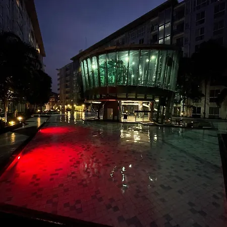 Stylish - Ultra-fast Fiber Internet, Pool, Sauna, Gym, Smart Tv, Guest Friendly อพาร์ทเม้น