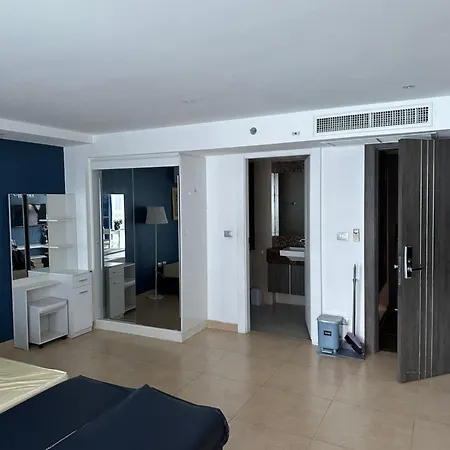 Large In The Heart Of Apartment *