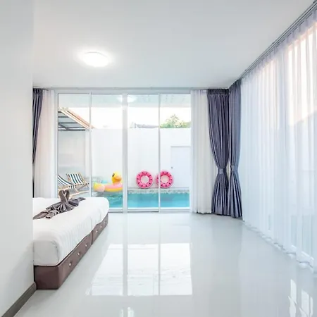 3 Bedroom Pool Royal Park Village วิลล่า *