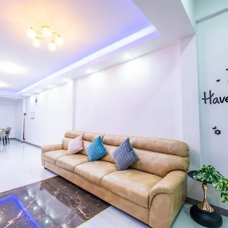 3 Bedroom Pool Royal Park Village * Pattaya