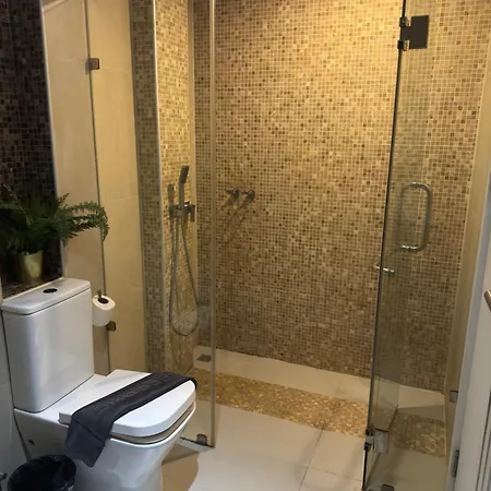 Centara Avenue 2br Smart Tv Wifi Apartment