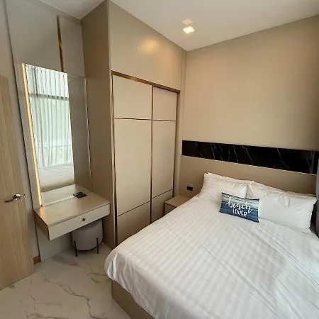Unique Style 3 Bedroom With Mega Pool