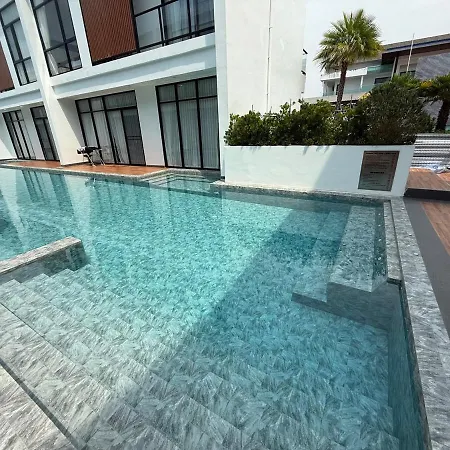 Unique Style 3 Bedroom With Mega Pool