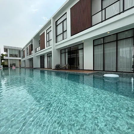 วิลล่า Unique Style 3 Bedroom With Mega Pool Pattaya