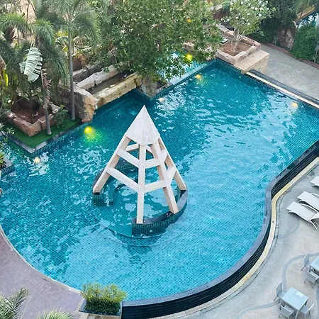 Wongamat Luxury Large Apartment *