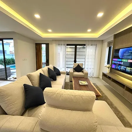 Zensiri Brand New Luxury Pool * Pattaya