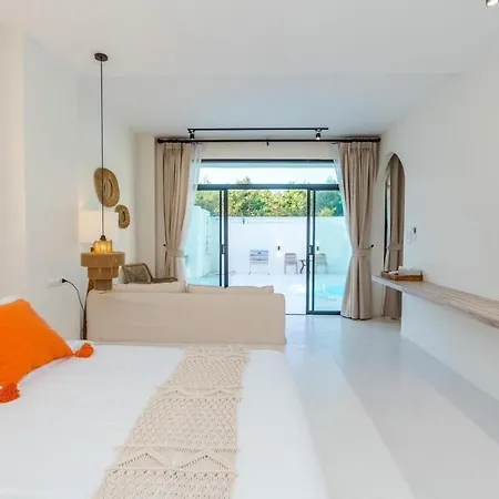 Malaga, Luxe Pool Pattaya