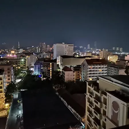 The Base In Downtown Apartment *
