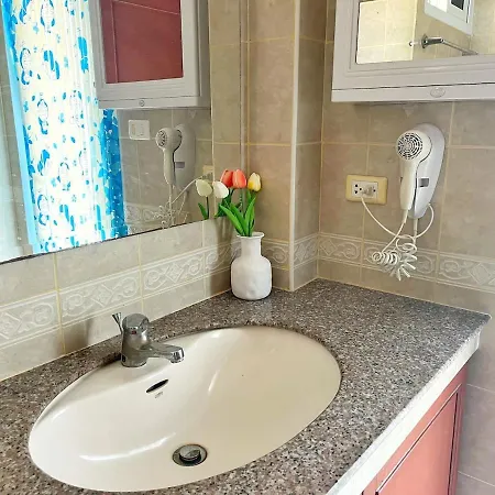 2 Bedroom With Private Swimming Pool And Jacuzzi 350m From