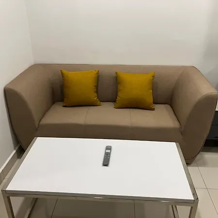 Apartment Luxury Living With Grand Pool *