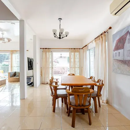 Villa Long Warmth Pool Pattaya