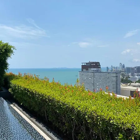 Apartment The Base In Pattaya
