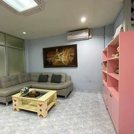 Oyo 75486 Anna บ้านพัก Pattaya