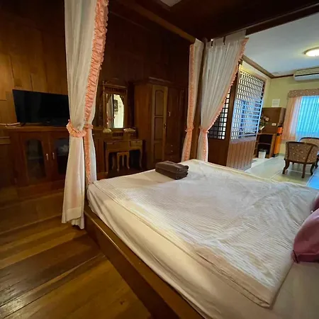 Oyo 75486 Anna บ้านพัก 3*