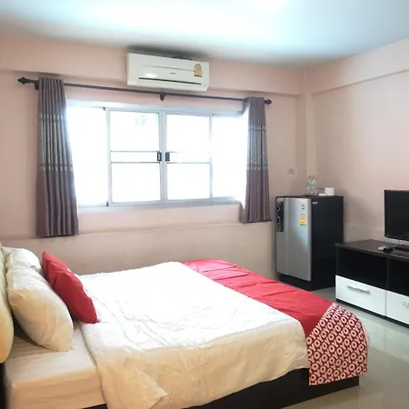 Oyo 75414 Kjs โรงแรม 2*