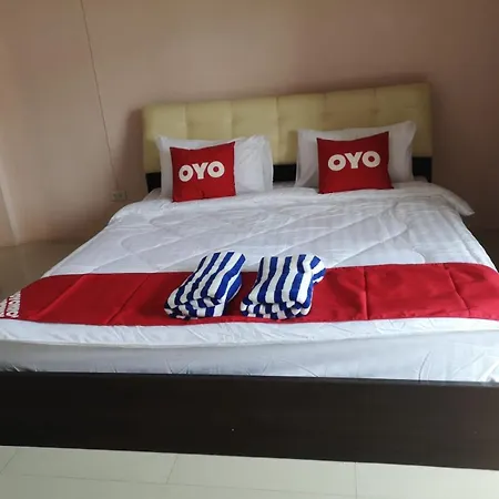 โรงแรม Oyo 75414 Kjs