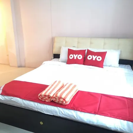 โรงแรม Oyo 75414 Kjs