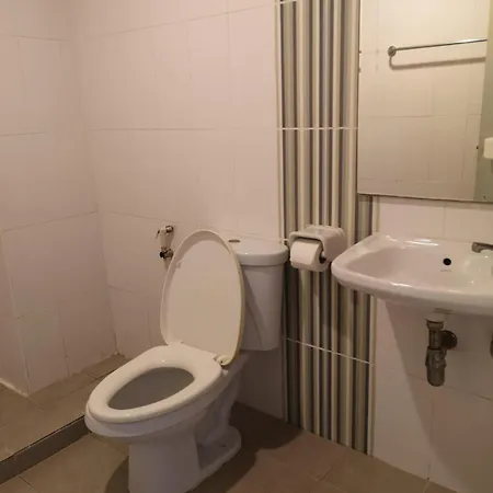 Oyo 75414 Kjs โรงแรม