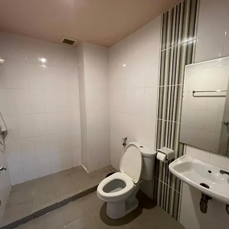 โรงแรม Oyo 75414 Kjs 2*