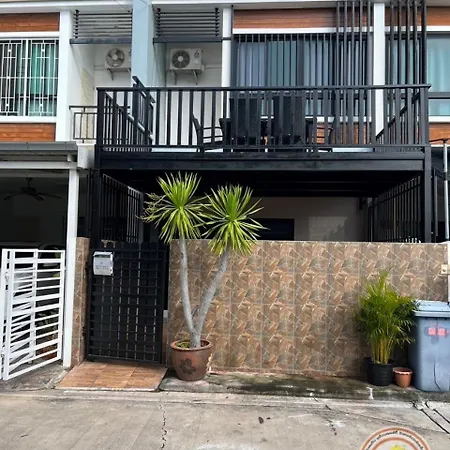 Holiday home 2bedroom Town House In The Heart Of