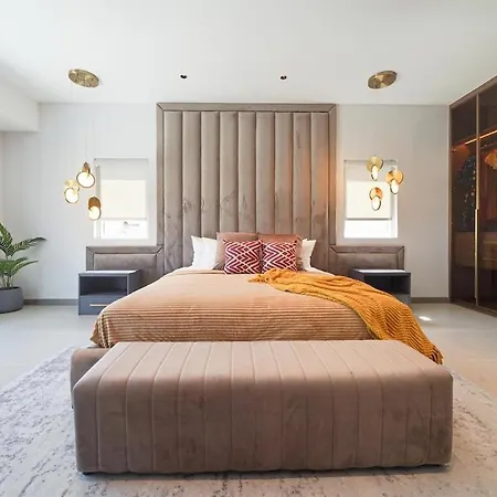 New 2024 - Two Compound - 9br - Two Pools * Pattaya