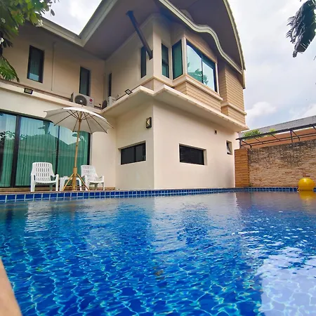 Baan Natcha Pool Center Villa