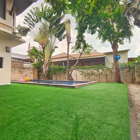 Baan Natcha Pool Center Villa *