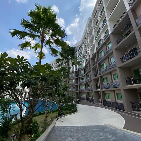 Pool Access Near And Town Apartment Pattaya