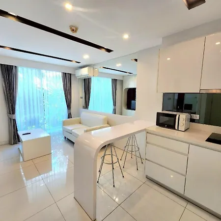 อพาร์ทเม้น Center New Pattaya