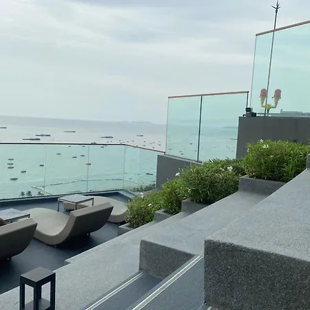 อพาร์ตโฮเทล Edge Sky Pattaya