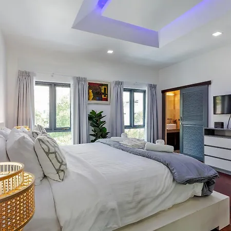 Angels-villa-pattaya-near-walking-street-4bed-8-people Villa