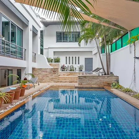 Angels-villa-pattaya-near-walking-street-4bed-8-people Villa *