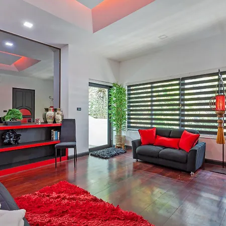 Angels-villa-pattaya-near-walking-street-4bed-8-people *