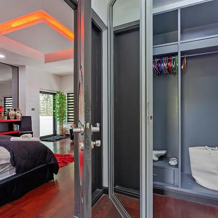 Angels-villa-pattaya-near-walking-street-4bed-8-people Villa Pattaya