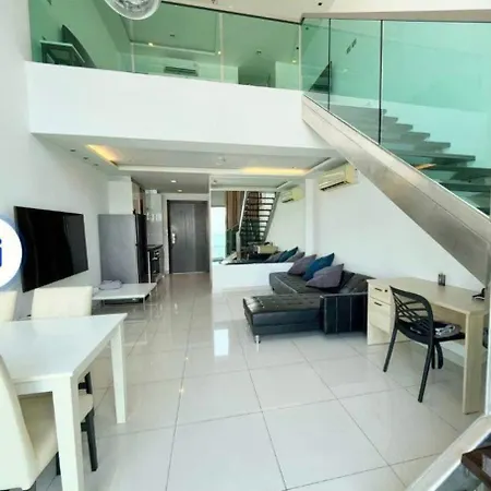 Apartment Beachfront Rooftop Pool Escape