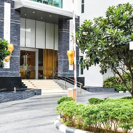 Beachfront Rooftop Pool Escape * Pattaya