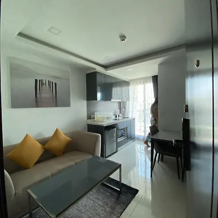 With Gorgeous Pool Apartment *