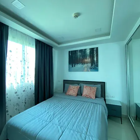 With Gorgeous Pool Apartment Pattaya