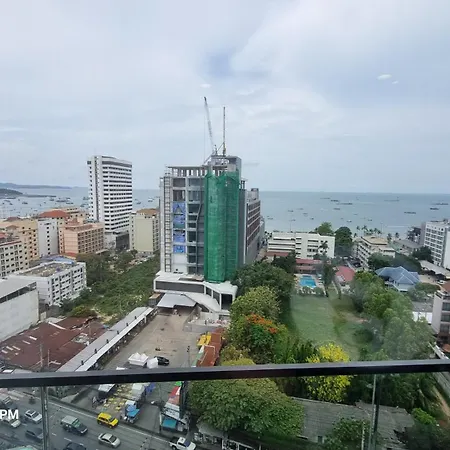 The Edge 2025 New อพาร์ทเม้น