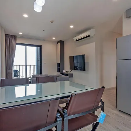 2 Bedroom Sea View, The Base