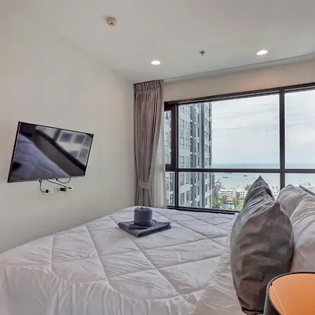 อพาร์ทเม้น 2 Bedroom Sea View, The Base Pattaya